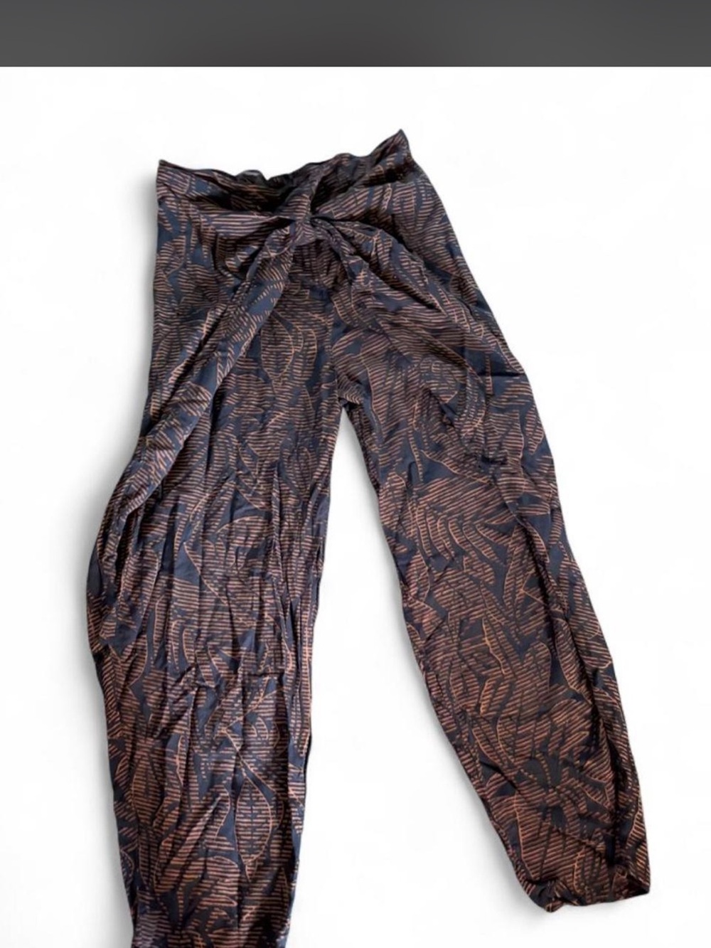Wide-Leg Tie-Waist Printed Pants - Black & Brown